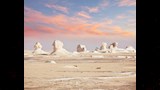 تكوينات صخرية متعددة في الصحراء البيضاء_7