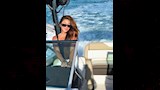 سارة سلامة تقود يخت (2)