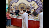 "فطارك عندنا".. مطعم يوزع وجبات مجانية على طلاب المدارس بالمنوفية- صور
