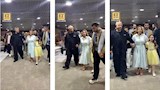 أصالة تصل مطار دمشق رفقة زوجها حسن فائق بعد غياب سنوات عن سوريا.. صور وفيديو