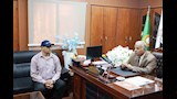 وكيل تعليم الدقهلية يكرم مدير مدرسة ميت الفرماوي بعد الاعتداء عليه