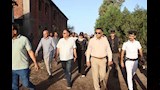 محافظ القليوبية يتابع حريق مخزن كيماويات بسنديون (6)