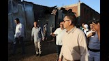 رآه أثناء مروره.. محافظ القليوبية يتابع حريق مخزن كيماويات بسنديون - صور