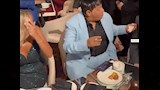 عبدالباسط حمودة يرقص في حفل زفاف نجل سعد الصغير (2)