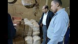 بالصور.. ضبط 1.5 طن بن مخلوط بالبسلة بمخزن غير مرخص بشبرا الخيمة