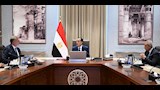مدبولي يتابع ملفات البترول (3)
