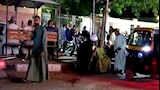 أهالي ضحايا حادث الأقصر ينتظرون استلام جثامين ذويهم (4)