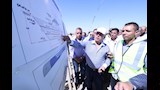 كامل الوزير يتابع خط العريش وطابا بطول 500 كم  (8)