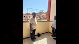 سور يهدد التلاميذ (2)