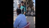 منع طالب من دخولة الكلية لارتدائه شبشب (2)
