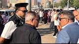 محافظ الدقهلية لسائقي السرفيس بموقف جديلة: لا تهاون مع تقسيم الخطوط