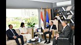 محافظ أسوان يستقبل السفيرة نبيلة مكرم