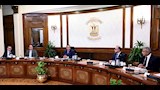 رئيس الوزراء يبحث استعدادات مؤتمر الشهر المقبل (4)