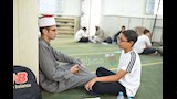 طفل يسرد القرآن