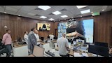 محافظ القليوبية يتابع السيطرة على حريق محل (2)