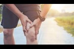 طبيب يوضح أسباب آلام الركبة بعد ممارسة الرياضة.. إليك النصائح