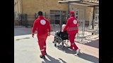 الهلال الأحمر المصري يستقبل جرحى ومرضى فلسطينيين (8)