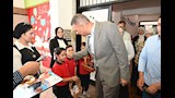 حوالي مع الطلاب _6
