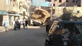 بعد تركيبها بساعات.. سيارة نقل تسقط بوابة كوبري الباجور بالمنوفية