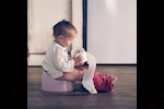 أسباب كثرة التبرز عند الأطفال.. متى يستدعي القلق؟