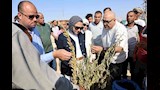 محافظ الوادي الجديد تتابع مشروع زراعي ببحيرة باريس_7