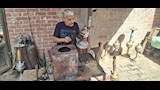 عم مصطفى آخر حراس مهنة النحاس (2)