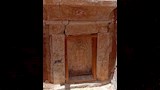 كشف مقبرة هرمية من العصر الروماني ونقوش نادرة في بئر الشغالة بالوادي الجديد (5)