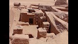 كشف مقبرة هرمية من العصر الروماني ونقوش نادرة في بئر الشغالة بالوادي الجديد (1)