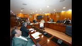 محافظ أسيوط يترأس لجنة اختيار قيادات جديدة بمديرية الزراعة ويؤكد الكفاءة (6)_6