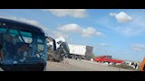 بالصور- انقلاب سيارة نقل ثقيل محملة بالزلط على طريق الإسكندرية الصحراوي