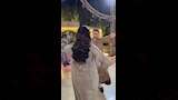 العروس ترتدي الجلباب البلدي الرجالي_2
