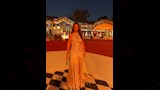 درة بفستان ذهبي لافت 
