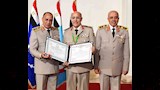 وزير الدفاع يكرم  عددًا من قادة القوات المسلحة بوسام الجمهورية (11)
