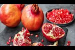 هل يساعد الرمان على حرق الدهون وفقدان الوزن؟ أخصائي سمنة يجيب