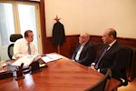 وزير الصحة يوجه الشكر لرئيس التأمين الصحي السابق ويبحث التطوير