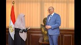 محافظ الإسكندرية يسلم 6 رحلات عمرة مجانية (10)_10