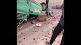 انقلاب سيارة محملة بمحصول الطماطم (3)