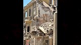  أهالي المنيا يستغيثون لإزالة بقايا عقار منهار (1)