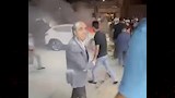 إنقاذ أسرة داخل سيارة