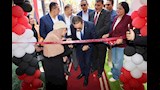 انتظرت المحافظ أمام المعرض لتقديم طلب