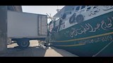 تحميل الثلج على المراكب 