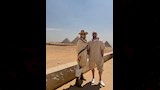 جيسون ستاثام وروزي هنتنغتون وايتلي