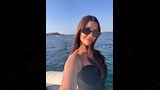رانيا منصور أمام البحر (2)