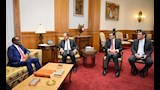 وزير الخارجية يلتقي المستشار الاقتصادي للرئيس الإريتري (1)