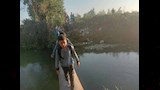 تلاميذ يعبرون طلع عبر ماسوره للوصول الى المدرسه_4