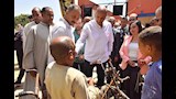 محافظ أسيوط يوجه بتوفير كرسي كهربائي لمسن من ذوي الهمم  (4)