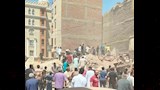أنقاض عقار عزبة شاهين المنهار (2)