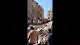 إنقاذ طبيبة على قيد الحياة من تحت أنقاض منزل المنيا (7)