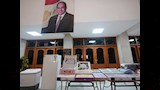 محافظ أسيوط يرسم البسمة على وجه عروس من الأولى بالرعاية ويهديها جهازًا متكاملًا لمساندتها في بداية حياتها (1)