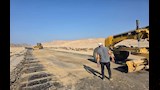 تطوير طريق قفط القصير (10)
